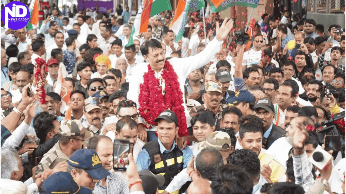 Gujarat Congress President Gets Grand Welcome at Airport