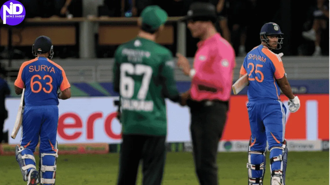 Pakistan Suspends Official Over Handshake Dispute